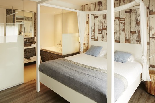 Hemelbed beach suite