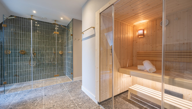 Suite with sauna